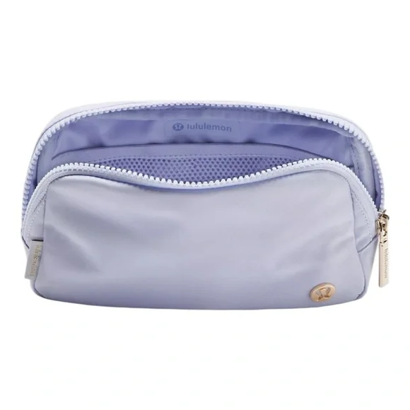 Lululemon Everywhere Belt Bag Serene Blue, 1L NWT - Picture 4 of 9